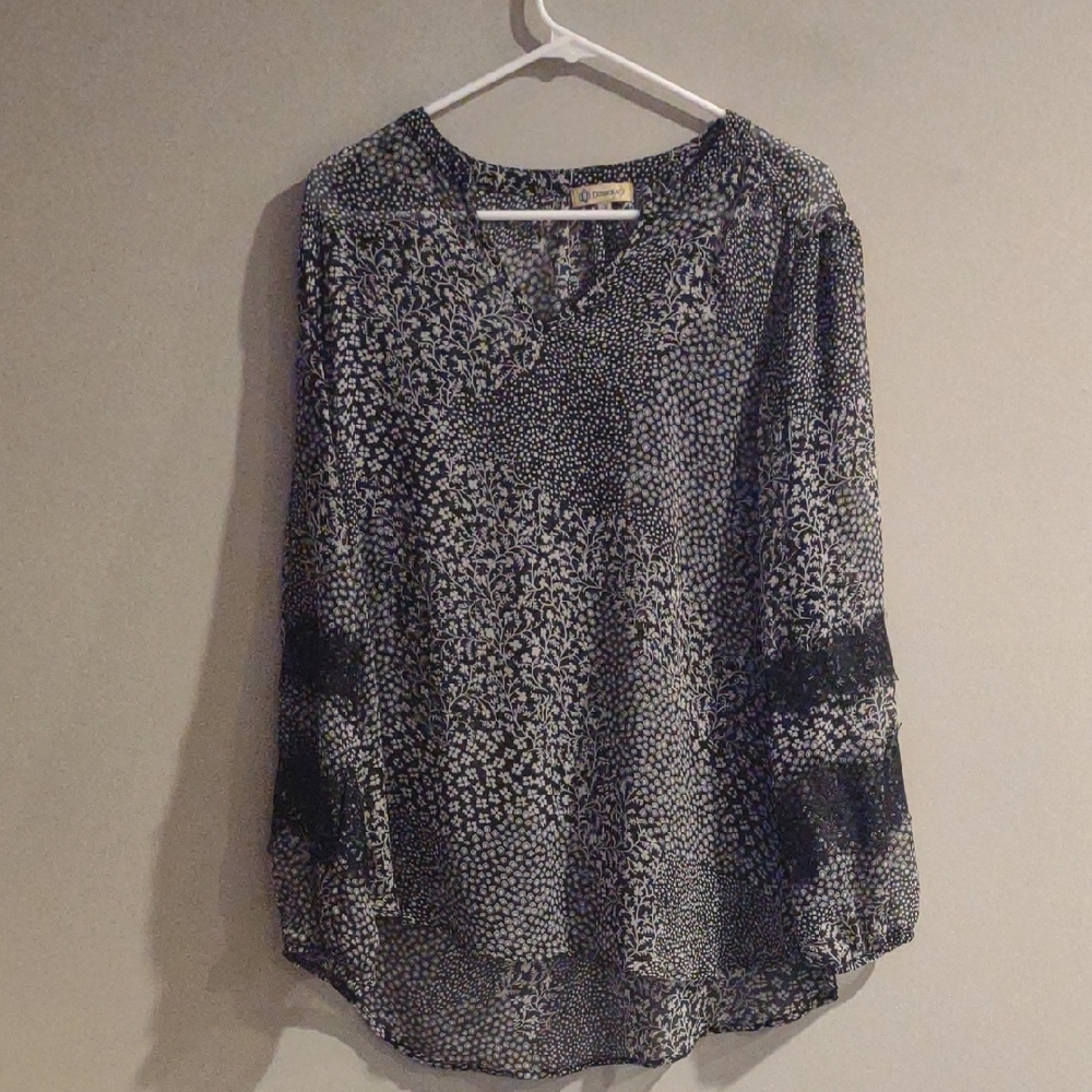 Democracy Women's Medium Black and White Floral Sheer Blouse